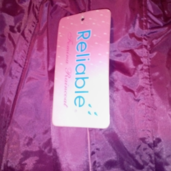 Women's (L) Jacket by "Reliable" - Picture 3 of 10